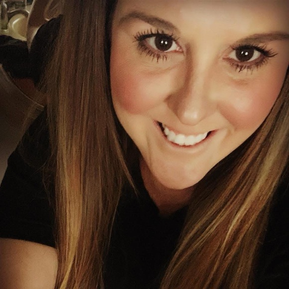 💋 Meet Your Lovely Posher 💋 - Picture 4 of 4